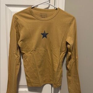Urban Outfitters Mustard/Tan Fitted Star Tee - Medium